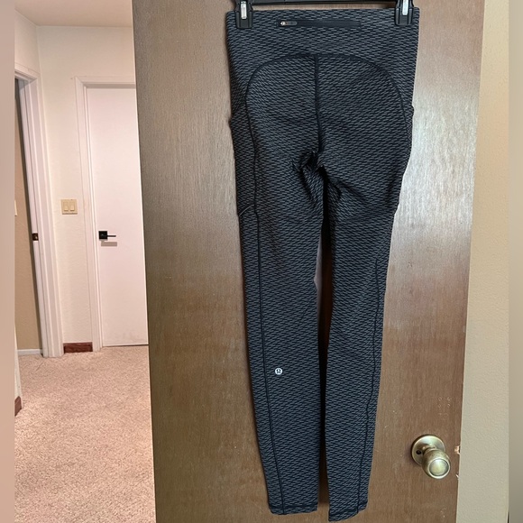 Lululemon Speed Up Tight Leggings - Picture 3 of 5